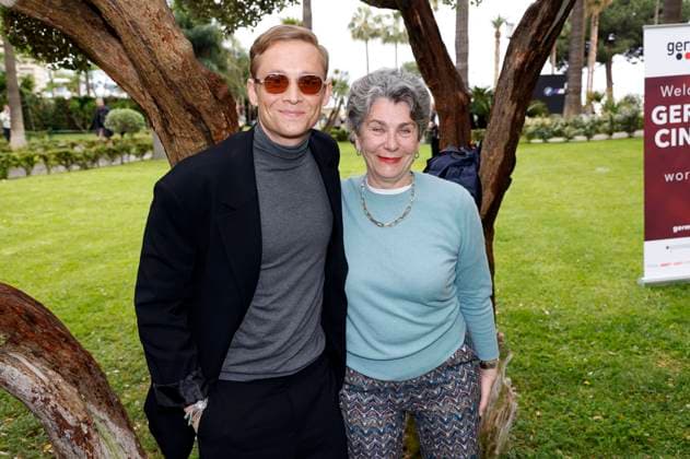 Matthias Schweighöfer und Kirsten Niehuus beim German Films und Medienboard Empfang 2023 im Garten des Hotels Mondrian Cannes auf dem Festival de Cannes 2023 76. Internationale Filmfestspiele von Cannes. Cannes, 20.05.2023