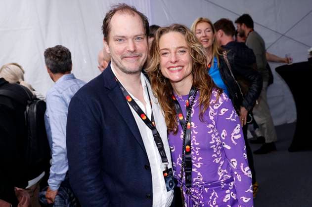 Godehard Giese und Anne Ratte-Polle beim German Films und Medienboard Empfang 2023 im Garten des Hotels Mondrian Cannes auf dem Festival de Cannes 2023 76. Internationale Filmfestspiele von Cannes. Cannes, 20.05.2023