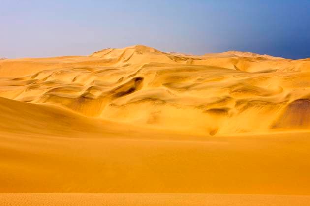 Creative Highlights World Sanddünen in der Wüste bei Walvis Bay, Namibia, Afrika *** Sand dunes in the Desert at Walvis Bay, Namibia, Africa Copyright: imageBROKER G.xLacz ibllag08249770.jpg