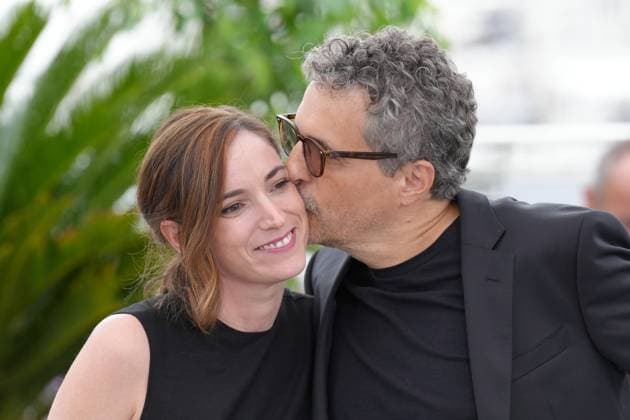 Entertainment Bilder des Tages Emilie Lesclaux - Kleber Mendonca Filho CELEBRITES : 76 eme festival de Cannes - Photocall du film Â« Retratos Fantasmas (Portraits FantÃ mes - Pictures of Ghosts) Â» - Cannes - 20 05 2023 NorbertScanella Panoramic 