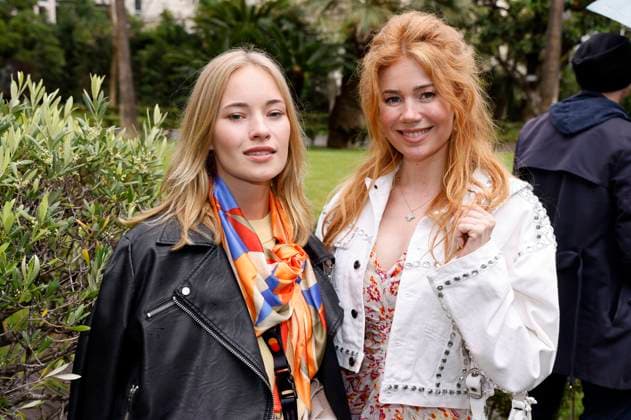 Valerie Huber und Palina Rojinski beim German Films und Medienboard Empfang 2023 im Garten des Hotels Mondrian Cannes auf dem Festival de Cannes 2023 76. Internationale Filmfestspiele von Cannes am Palais des Festivals. Cannes, 20.05.2023