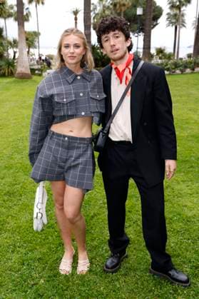 Jeanne Goursaud und Maximilian Mundt beim German Films und Medienboard Empfang 2023 im Garten des Hotels Mondrian Cannes auf dem Festival de Cannes 2023 76. Internationale Filmfestspiele von Cannes am Palais des Festivals. Cannes, 20.05.2023
