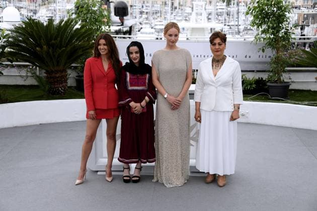 76th Cannes Film Festival 2023, Photocall film Bread And Roses. Pictured: Jennifer Lawrence, Justine Ciarrocchi, Sahra Mani, Hayedeh Safiyari  Copyright: xAlbertoxTerenghi PoolxPhotoxEvenx xPoolxPhotoxEventsx01x IPA_IPA38098352