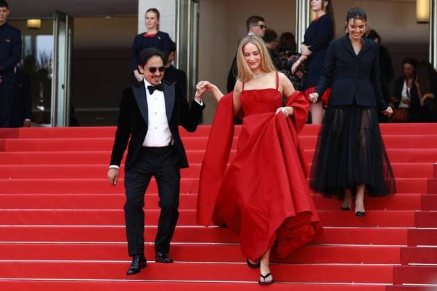 May 21, 2023, Cannes, Cote d Azur, France: JENNIFER LAWRENCE wears flip flops shoes as she attends the screening of Anatomy of a Fall during the 76th Annual Cannes Film Festival at Palais des Festivals on May 21, 2023 in Cannes, France Cannes France - ZUMAc179 20230521_zep_c179_158 Copyright: xMickaelxChavetx