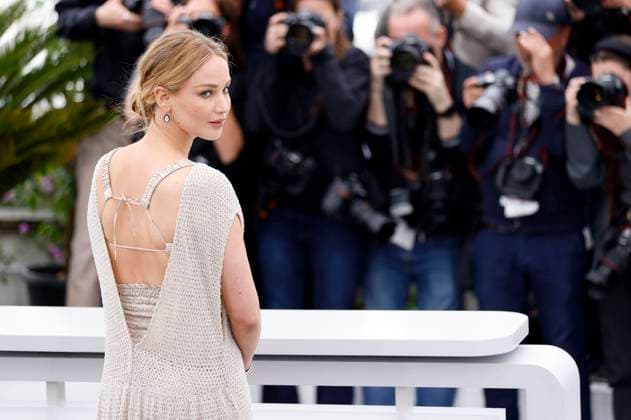 Jennifer Lawrence beim Photocall zum Dokumentarfilm Bread And Roses auf dem Festival de Cannes 2023 76. Internationale Filmfestspiele von Cannes am Palais des Festivals. Cannes, 21.05.2023