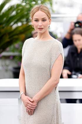 Jennifer Lawrence beim Photocall zum Dokumentarfilm Bread And Roses auf dem Festival de Cannes 2023 76. Internationale Filmfestspiele von Cannes am Palais des Festivals. Cannes, 21.05.2023