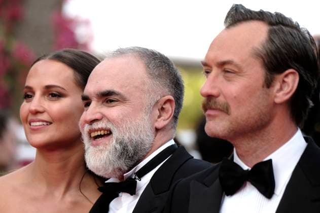 Jude Law, Alicia Vikander und Karim Ainouz bei der Premiere des Kinofilms Firebrand auf dem Festival de Cannes 2023 76. Internationale Filmfestspiele von Cannes im Palais des Festivals. Cannes, 21.05.2023
