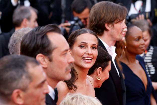 Amr Waked, Jude Law, Alicia Vikander, Gabrielle Tana, Sam Riley und Mina Andala bei der Premiere des Kinofilms Firebrand auf dem Festival de Cannes 2023 76. Internationale Filmfestspiele von Cannes im Palais des Festivals. Cannes, 21.05.2023