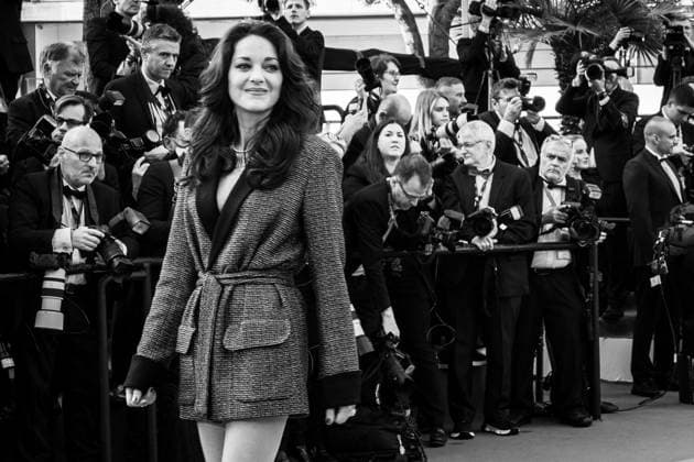 Internationale Filmfestspiele von Cannes, Firebrand Premiere 76e Festival International du Film de Cannes. MontÃ e des marches du film Le jeu de la reine . 76th International Cannes Film Festival 292340 2023-05-21 Cannes France Cotillard, Marion  Copyright: xEstellexCarlierx xStarfacex STAR_292340_078