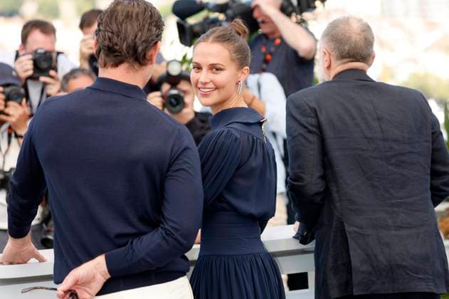 Jude Law, Alicia Vikander und Karim Ainouz beim Photocall zum Kinofilm Firebrand auf dem Festival de Cannes 2023 76. Internationale Filmfestspiele von Cannes am Palais des Festivals. Cannes, 22.05.2023