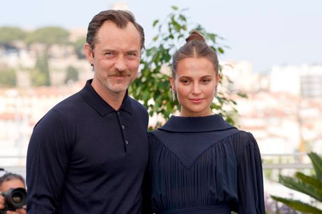Jude Law und Alicia Vikander beim Photocall zum Kinofilm Firebrand auf dem Festival de Cannes 2023 76. Internationale Filmfestspiele von Cannes am Palais des Festivals. Cannes, 22.05.2023