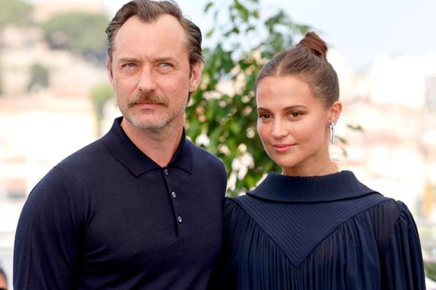 Jude Law und Alicia Vikander beim Photocall zum Kinofilm Firebrand auf dem Festival de Cannes 2023 76. Internationale Filmfestspiele von Cannes am Palais des Festivals. Cannes, 22.05.2023
