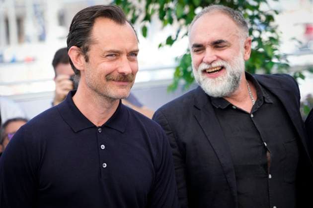 Foto IPP Daniele Cifala™ Cannes 22 05 2023 Firebrand (Le Jeu De La Reine) Photocall - The 76th Annual Cannes Film Festival nella foto :Jude Law and Director Karim AÃ¯nouz Italy Photo Press - World Copyright