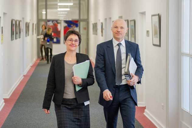 Philipp Nimmermann Dr. Philipp Nimmermann soll neuer Staatssekretär im Bundeswirtschaftsministerium werden und die Nachfolge des in den einstweiligen Ruhestand versetzten Patrick Graichen antreten. Hier im Bild mit der Finanzministerin Schleswig-Holsteins Monika Heinold. Kiel Schleswig-Holstein Deutschland fpr-nimmermann-8809