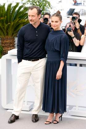 Jude Law und Alicia Vikander beim Photocall zum Kinofilm Firebrand auf dem Festival de Cannes 2023 76. Internationale Filmfestspiele von Cannes am Palais des Festivals. Cannes, 22.05.2023