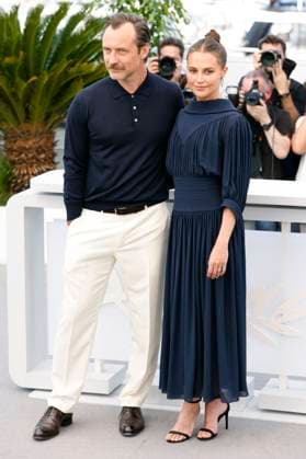 Jude Law und Alicia Vikander beim Photocall zum Kinofilm Firebrand auf dem Festival de Cannes 2023 76. Internationale Filmfestspiele von Cannes am Palais des Festivals. Cannes, 22.05.2023