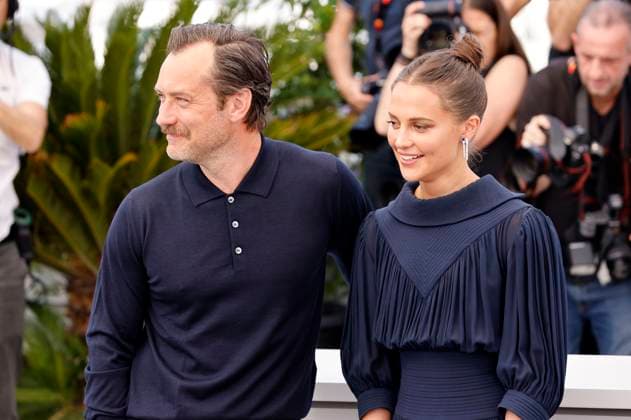 Jude Law und Alicia Vikander beim Photocall zum Kinofilm Firebrand auf dem Festival de Cannes 2023 76. Internationale Filmfestspiele von Cannes am Palais des Festivals. Cannes, 22.05.2023