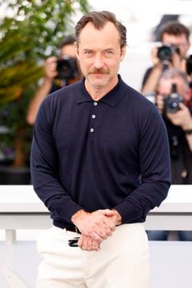 Jude Law beim Photocall zum Kinofilm Firebrand auf dem Festival de Cannes 2023 76. Internationale Filmfestspiele von Cannes am Palais des Festivals. Cannes, 22.05.2023