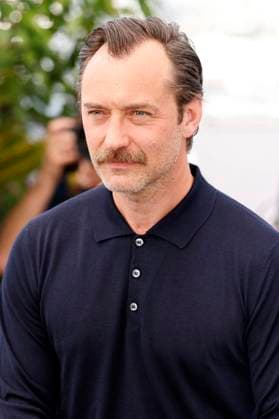 Jude Law beim Photocall zum Kinofilm Firebrand auf dem Festival de Cannes 2023 76. Internationale Filmfestspiele von Cannes am Palais des Festivals. Cannes, 22.05.2023
