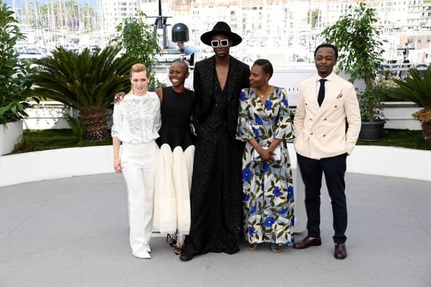 Entertainment Bilder des Tages 76th Cannes Film Festival 2023, Photocall film Augure (Omen) . Pictured: Lucie Debay, Eliane Umuhire, Yves-Marina Gnahoua, Baloji, Marc Zinga  Copyright: xAlbertoxTerenghi PoolxPhotoxEvenx xPoolxPhotoxEventsx01x IPA_IPA38123218