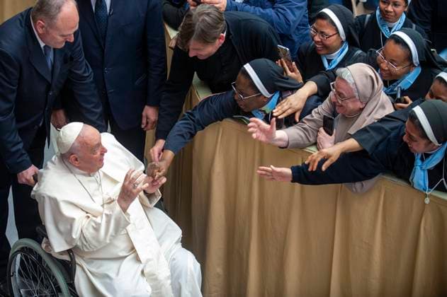 Bilder des Jahres 2023, News 05 Mai News Themen der Woche KW21 News Bilder des Tages Italy, Rome, Vatican, 2023 5 22. Pope Francis during an audience to the faithfuls of pilgrimage of the vocationist family at Paul VI hall Photograph by Alessia Giuliani Catholic Press Photo hANS lUCAS . RESTRICTED TO EDITORIAL USE - NO MARKETING - NO ADVERTISING CAMPAIGNS.  Copyright: xAlessiaxGiuliani cppx xipa-agencx xAlessiaxGiulianix IPA_IPA38124865