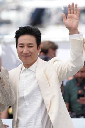 Kim Hee-won CELEBRITES : 76 eme festival de Cannes - Photocall du film Â« Project Silence Â» - Cannes - 22 05 2023 NorbertScanella Panoramic 