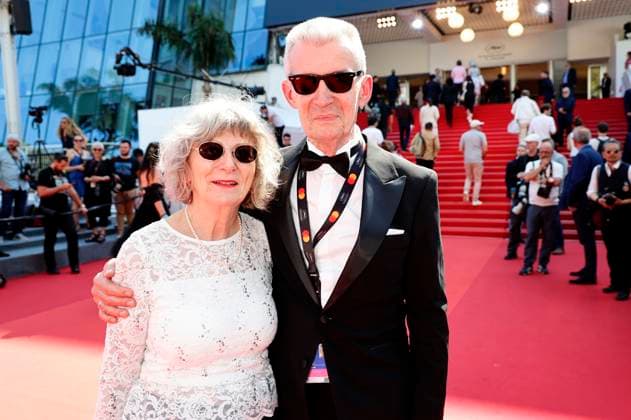 Wolfgang Werner mit Begleitung bei der Premiere des Kinofilms Kuolleet lehdet Fallen Leaves auf dem Festival de Cannes 2023 76. Internationale Filmfestspiele von Cannes im Palais des Festivals. Cannes, 22.05.2023