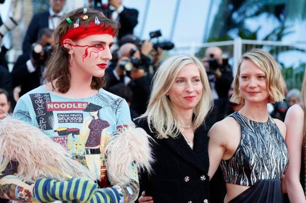 Entertainment Bilder des Tages Luke Barker, Jessica Hausner und Mia Wasikowska bei der Premiere des Kinofilms Club Zero auf dem Festival de Cannes 2023 76. Internationale Filmfestspiele von Cannes im Palais des Festivals. Cannes, 22.05.2023