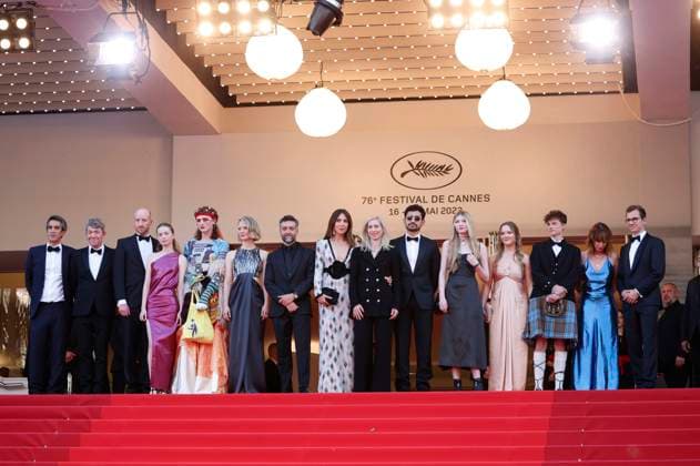 Gast, Philippe Bober, Lukas Turtur, Ksenia Devriendt, Luke Barker, Mia Wasikowska, Mathieu Demy, Elsa Zylberstein, Jessica Hausner, Amir El-Masry, Florence Baker, Gwen Currant, Samuel D. Anderson, Geraldine Bajard und Johannes Schubert bei der Premiere des Kinofilms Club Zero auf dem Festival de Cannes 2023 76. Internationale Filmfestspiele von Cannes im Palais des Festivals. Cannes, 22.05.2023