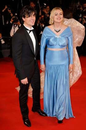 Florian Rossi und Louane bei der Premiere der HBO-Dramaserie The Idol auf dem Festival de Cannes 2023 76. Internationale Filmfestspiele von Cannes im Palais des Festivals. Cannes, 22.05.2023