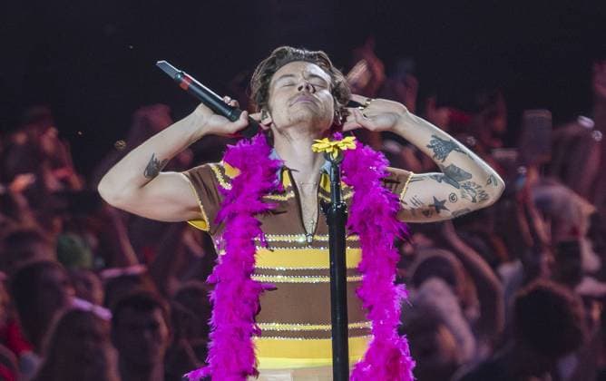 **DO NOT CREDIT IMAGES** Harry Styles performs live at Coventry Building Society Arena on the first night of his world tour Love On Tour Featuring: Harry Styles Where: Coventry, United Kingdom When: 22 May 2023 Credit: NO CREDIT Copyright: xx 52748797 EDITORIAL USE ONLY. NOT FOR USE BY NEWSPAPERS BASED IN THE UK.