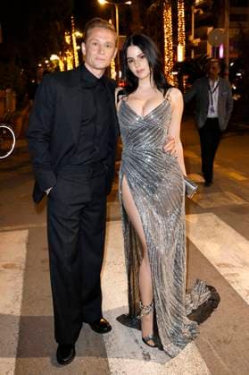 Matthias Schweighöfer und Ruby O. Fee bei der Ankunft zur Magnum-Party während des Festival de Cannes 2023 76. Internationale Filmfestspiele von Cannes in der Magnum Beach Lounge. Cannes, 22.05.2023