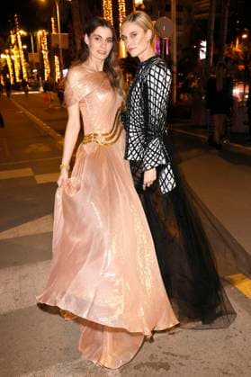 Rebecca Kunikowski und Kim Hnizdo bei der Ankunft zur Magnum-Party während des Festival de Cannes 2023 76. Internationale Filmfestspiele von Cannes in der Magnum Beach Lounge. Cannes, 22.05.2023