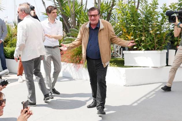 Aki Kaurismäki beim Photocall zum Kinofilm Kuolleet lehdet Fallen Leaves auf dem Festival de Cannes 2023 76. Internationale Filmfestspiele von Cannes am Palais des Festivals. Cannes, 23.05.2023