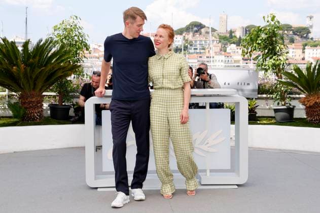 Jussi Vatanen und Alma Pöysti beim Photocall zum Kinofilm Kuolleet lehdet Fallen Leaves auf dem Festival de Cannes 2023 76. Internationale Filmfestspiele von Cannes am Palais des Festivals. Cannes, 23.05.2023