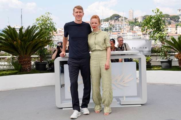 Jussi Vatanen und Alma Pöysti beim Photocall zum Kinofilm Kuolleet lehdet Fallen Leaves auf dem Festival de Cannes 2023 76. Internationale Filmfestspiele von Cannes am Palais des Festivals. Cannes, 23.05.2023