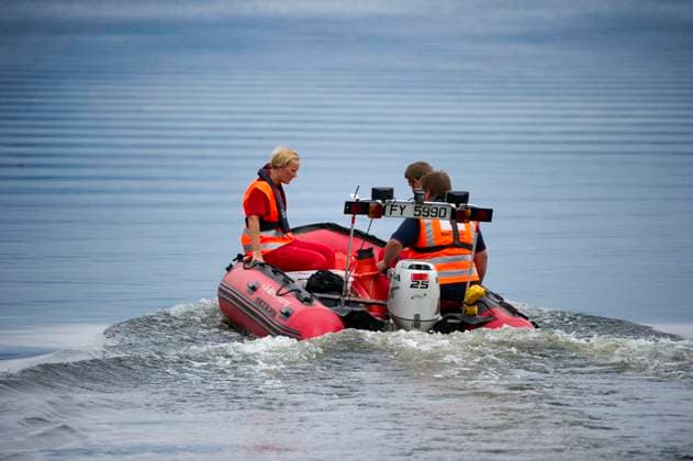 OSLO 20110723 : Rescue workers go out to search for bodies following the 22 July shooting spree at Utoya island, west of the capital Oslo, Norway, 23 July 2011. A Norwegian man was charged 23 July with carrying out twin attacks that claimed at least 91 lives 22 July, police said. FOTO Björn Larsson Rosvall SCANPIX Kod 9200 OSLO NORWAY x9200x *** OSLO 20110723 Rescue workers go out to search for bodies following the 22 July shooting spree at Utoya island, west of the capital Oslo, Norway, 23 July 2011 A Norwegian man was charged 23 July with carrying out twin attacks that claimed at least 91 lives 22 July, police said PHOTO Björn Larsson Rosvall SCANPIX Code 9200 OSLO NORWAY x9200x  Copyright: xBJÖRNxLARSSONxROSVALLx xTTx OSLO ATTACKS