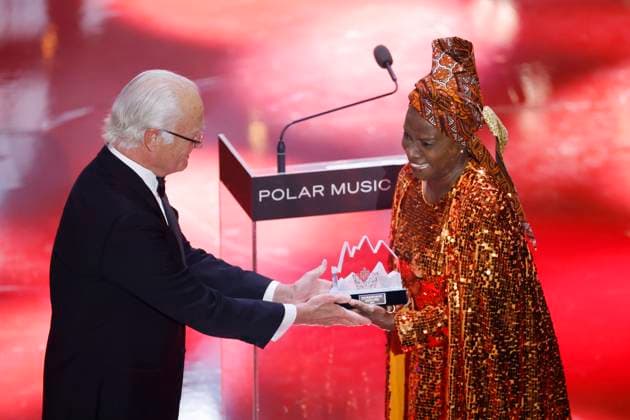 STOCKHOLM 20230523 AngÃ lique Kidjo receives his prize from King Carl Gustaf at the presentation of the 2023 Polar Prize at the Grand Hotel in Stockholm on Tuesday Stockholm SWEDEN x10430x  Copyright: xChristinexOlsson TTx POLARPRISET 2023 TTABB0000000000189155