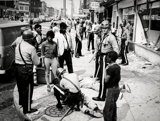 RECORD DATE NOT STATED Newark riots, policemen arresting black people, 1967 Newark riots, policemen arresting black people, 1967 Copyright: 972_ML_05_W589324