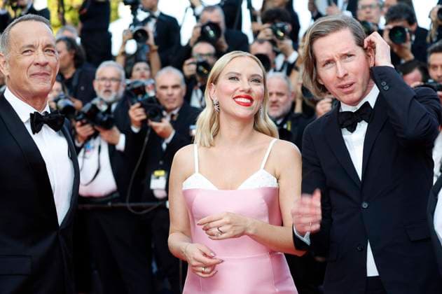 Entertainment Bilder des Tages Tom Hanks, Scarlett Johansson und Wes Anderson bei der Premiere des Kinofilms Asteroid City auf dem Festival de Cannes 2023 76. Internationale Filmfestspiele von Cannes im Palais des Festivals. Cannes, 23.05.2023