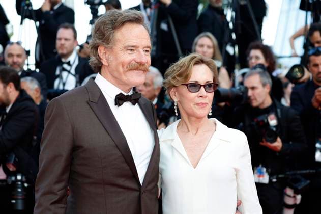 Bryan Cranston mit Ehefrau Robin Dearden bei der Premiere des Kinofilms Asteroid City auf dem Festival de Cannes 2023 76. Internationale Filmfestspiele von Cannes im Palais des Festivals. Cannes, 23.05.2023