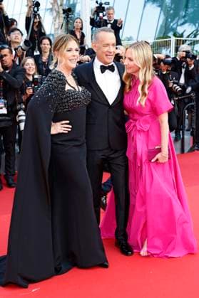 Rita Wilson, Tom Hanks und Hope Davis bei der Premiere des Kinofilms Asteroid City auf dem Festival de Cannes 2023 76. Internationale Filmfestspiele von Cannes im Palais des Festivals. Cannes, 23.05.2023