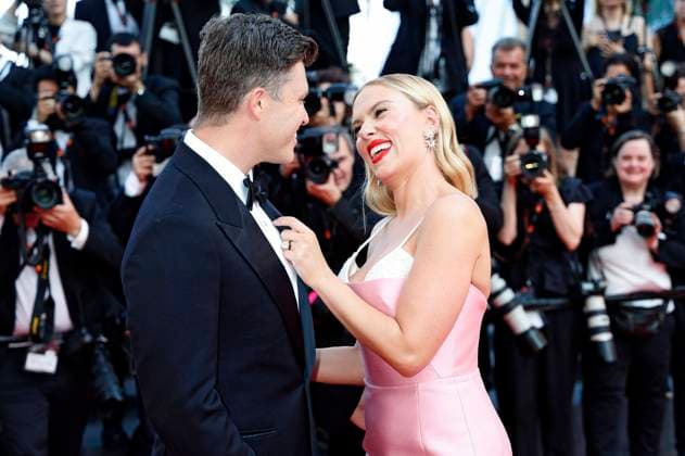 Entertainment Themen der Woche KW21 Entertainment Bilder des Tages Colin Jost mit Ehefrau Scarlett Johansson bei der Premiere des Kinofilms Asteroid City auf dem Festival de Cannes 2023 76. Internationale Filmfestspiele von Cannes im Palais des Festivals. Cannes, 23.05.2023 *** Colin Jost with wife Scarlett Johansson at the premiere of the feature film Asteroid City at the Festival de Cannes 2023 76 Cannes International Film Festival at the Palais des Festivals Cannes, 23 05 2023. Foto:xD.xBedrosianx xFuturexImage