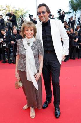 Charlotte Knobloch mit Begleitung bei der Premiere des Kinofilms Asteroid City auf dem Festival de Cannes 2023 76. Internationale Filmfestspiele von Cannes im Palais des Festivals. Cannes, 23.05.2023