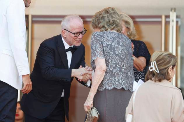 Thierry Fremaux und Charlotte Knobloch bei der Premiere des Kinofilms Asteroid City auf dem Festival de Cannes 2023 76. Internationale Filmfestspiele von Cannes im Palais des Festivals. Cannes, 23.05.2023