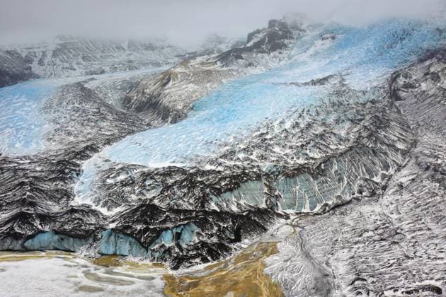 Creative Highlights World Luftaufnahme im Winter über den Gletscher Falljökull, Falljoekull in Austurland, Teil des Vatnajökull, Vatnajoekull, größte Eiskappe Islands *** Aerial view at Winter via the Glacier Falljökull, Falljoekull in Austurland, Part of Vatnajökull, Vatnajoekull, largest Ice cap Islands Copyright: imageBROKER/alimdix/xArterra ibltsm09284466.jpg