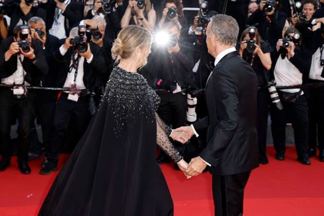 Tom Hanks mit Ehefrau Rita Wilson bei der Premiere des Kinofilms Asteroid City auf dem Festival de Cannes 2023 76. Internationale Filmfestspiele von Cannes im Palais des Festivals. Cannes, 23.05.2023