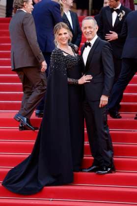 Tom Hanks mit Ehefrau Rita Wilson bei der Premiere des Kinofilms Asteroid City auf dem Festival de Cannes 2023 76. Internationale Filmfestspiele von Cannes im Palais des Festivals. Cannes, 23.05.2023