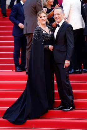 Tom Hanks mit Ehefrau Rita Wilson bei der Premiere des Kinofilms Asteroid City auf dem Festival de Cannes 2023 76. Internationale Filmfestspiele von Cannes im Palais des Festivals. Cannes, 23.05.2023