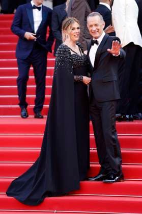 Tom Hanks mit Ehefrau Rita Wilson bei der Premiere des Kinofilms Asteroid City auf dem Festival de Cannes 2023 76. Internationale Filmfestspiele von Cannes im Palais des Festivals. Cannes, 23.05.2023